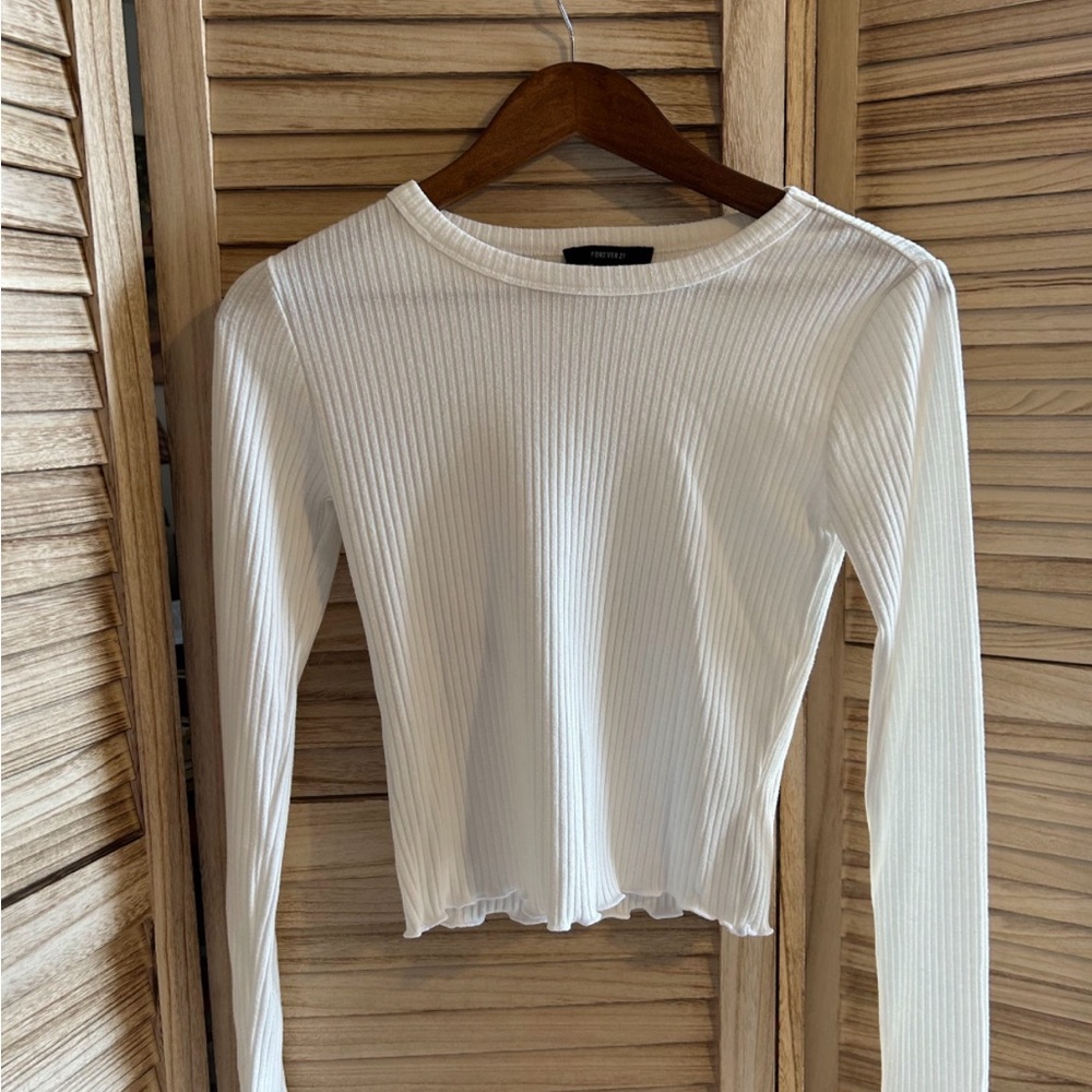 Basic white long sleeve shirt